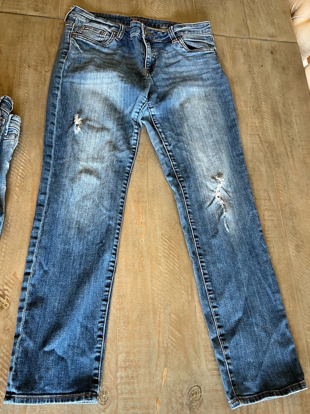 Kut from the Kloth Distressed Boyfriend Straight Leg 10